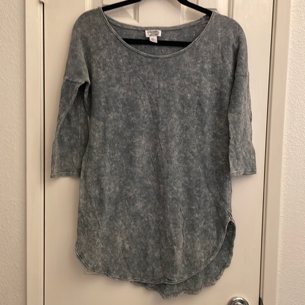 Grey top